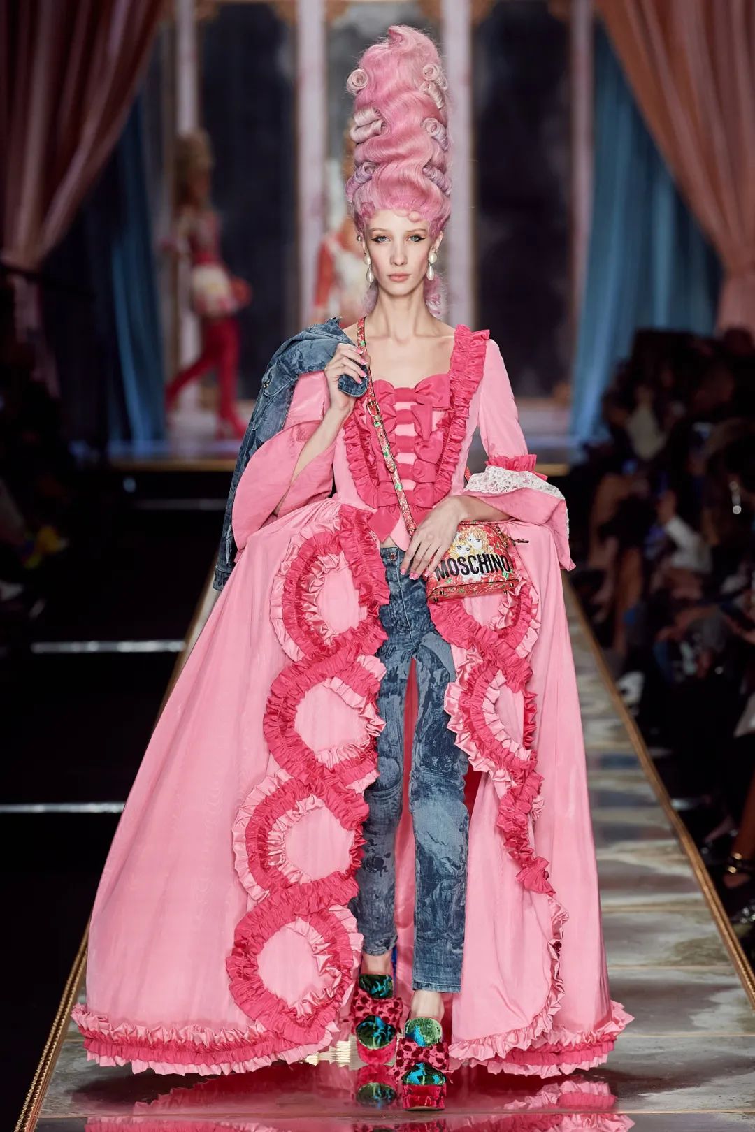 美女万圣节变装,万圣节变装派对