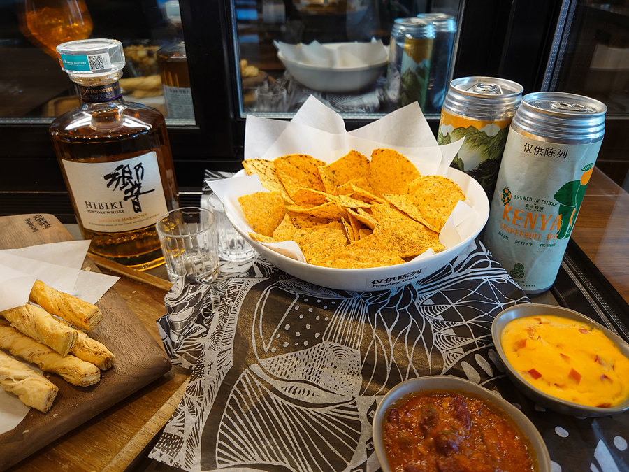 索尼xperia1iii对比苹果13promax,外观与索尼xperia1iv相似的手机