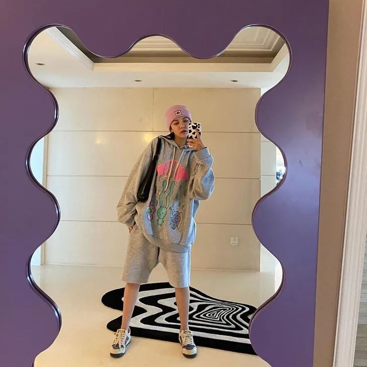 卫衣无帽赵露思,卫衣赵露思