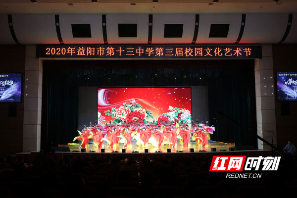 以梦为马不负韶华短视频剪辑,以梦为马不负韶华学校宣传视频