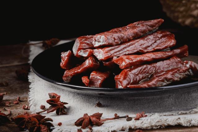 牛肉干科尔沁的草原风味,科尔沁大草原手撕牛肉干