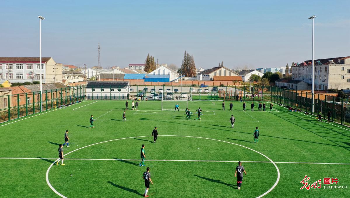 足球小将驰骋绿茵比拼球技,足球小将比赛