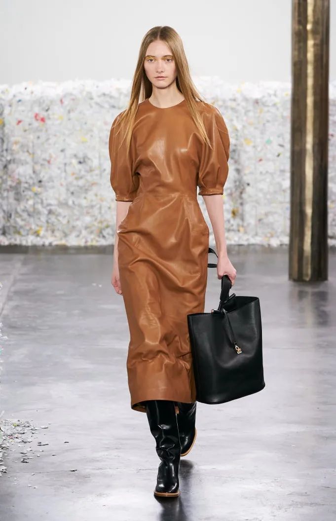 一篇搞懂无纺布墙纸,皮革面料的区别