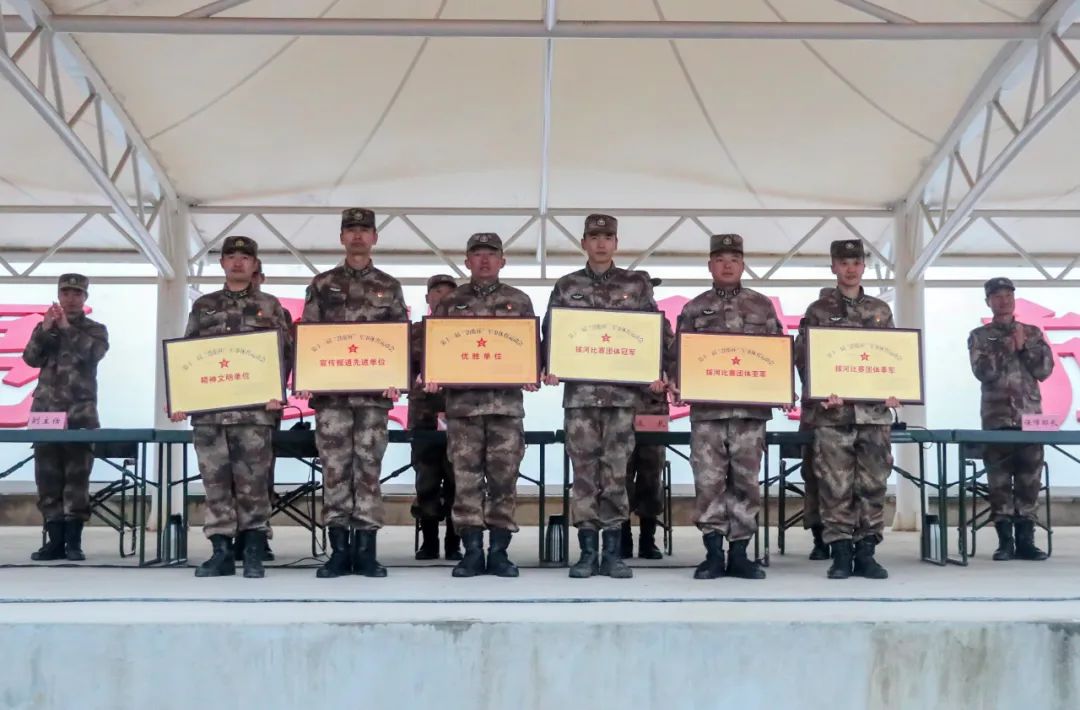 寒风中的他们完整版,寒风中他们一直在坚守