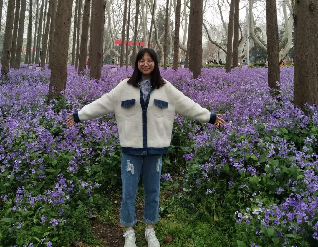 向优秀看齐向榜样靠拢,向优秀的前辈们看齐