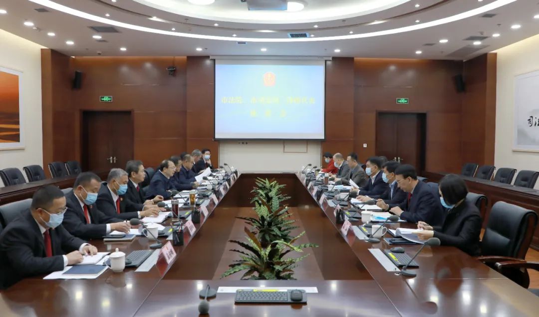 东营中院召开律师座谈会