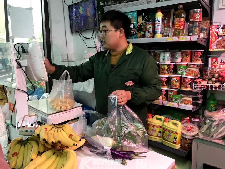 每天只睡三四个小时，营业额一天能上五位数！这门生意一夜爆火！杭州95后夫妻开的店被互联网巨头看上了