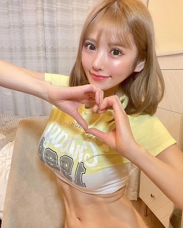 巨乳蚂蚁腰,拥有14万粉丝的日本牙护士,病人排队求看病