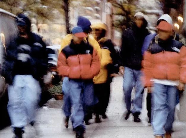 为什么现在满大街都是北面羽绒服,为啥满大街都是北面