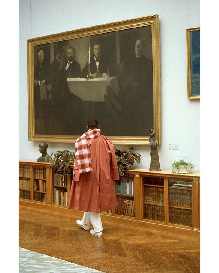 配饰狂|程潇的大牌围巾，logo特大但不显老