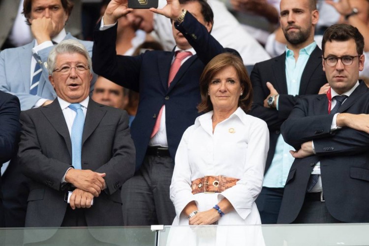 「直播吧独家」西甲巾帼：埃瓦尔俱乐部主席阿玛娅-戈罗斯蒂萨