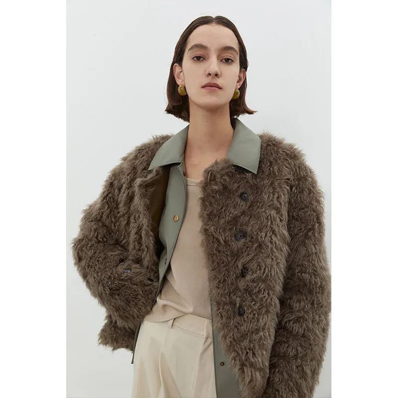 好不容易买了件合适的衣服,皮草环保外套