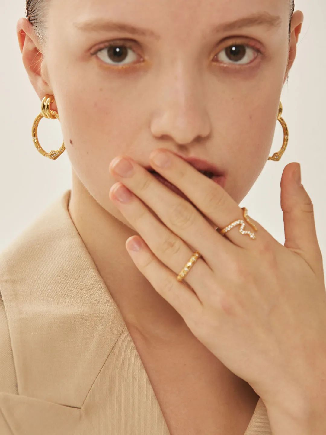 这该死的购物欲，又让我买了1.2.3.4.5.6件金色首饰