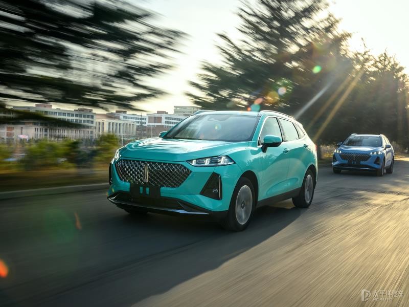 新款起亚嘉华实车曝光,2022丰田皇冠陆放豪华版图片