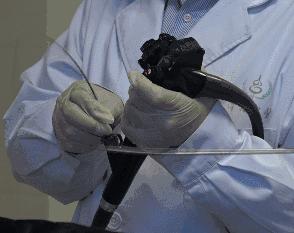 吉林一男子吃饺子误将硬币吞进肚,吃饺子吃到硬币把牙崩掉了一块