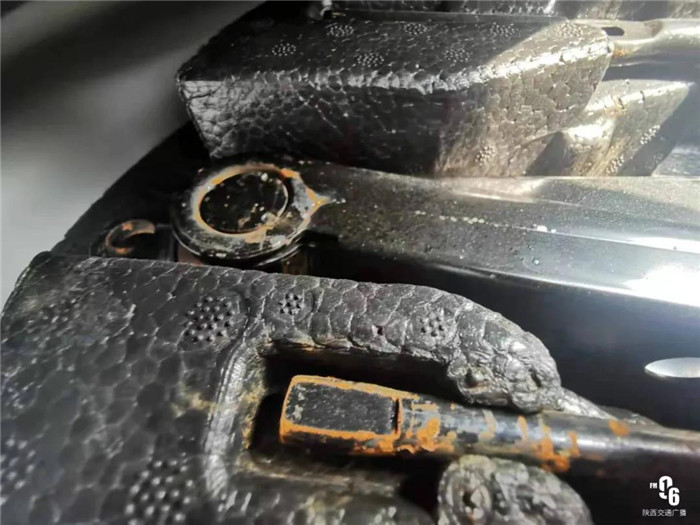 二手车发现是水淹车怎么处理,西安男子花近70万买二手车