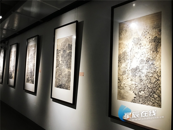 花开三月伊人“繁花似锦”来天一美术馆与12名湖南女画家共赏佳作