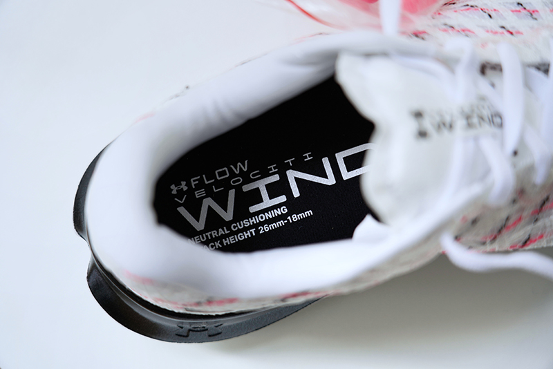 UAFLOWVelocitiWind开箱：一双没有“外底”的跑鞋是什么样的