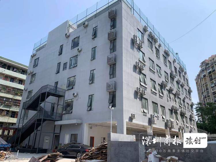 龙岗布吉一护坡上竟盖起3层楼房邻近街坊提心吊胆