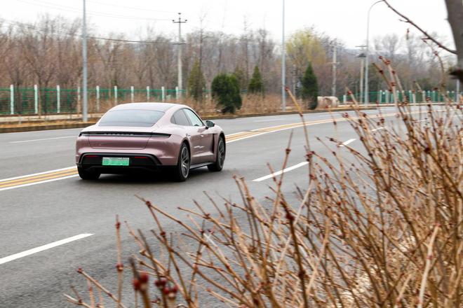 taycan冰莓粉沉浸式体验,taycan冰莓粉测评