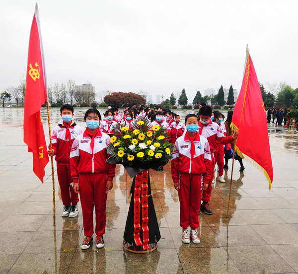缅怀先烈牢记党史,缅怀先烈牢记历史努力学习为主题