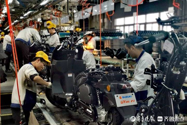 济南轻骑铃木神车,济南轻骑铃木酷飚150新款