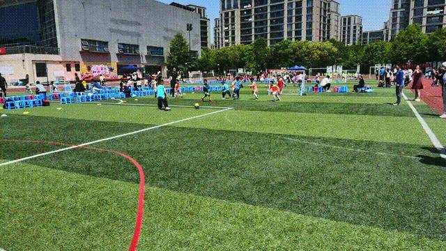 小脚丫体育活动小班,体育足球知识小学