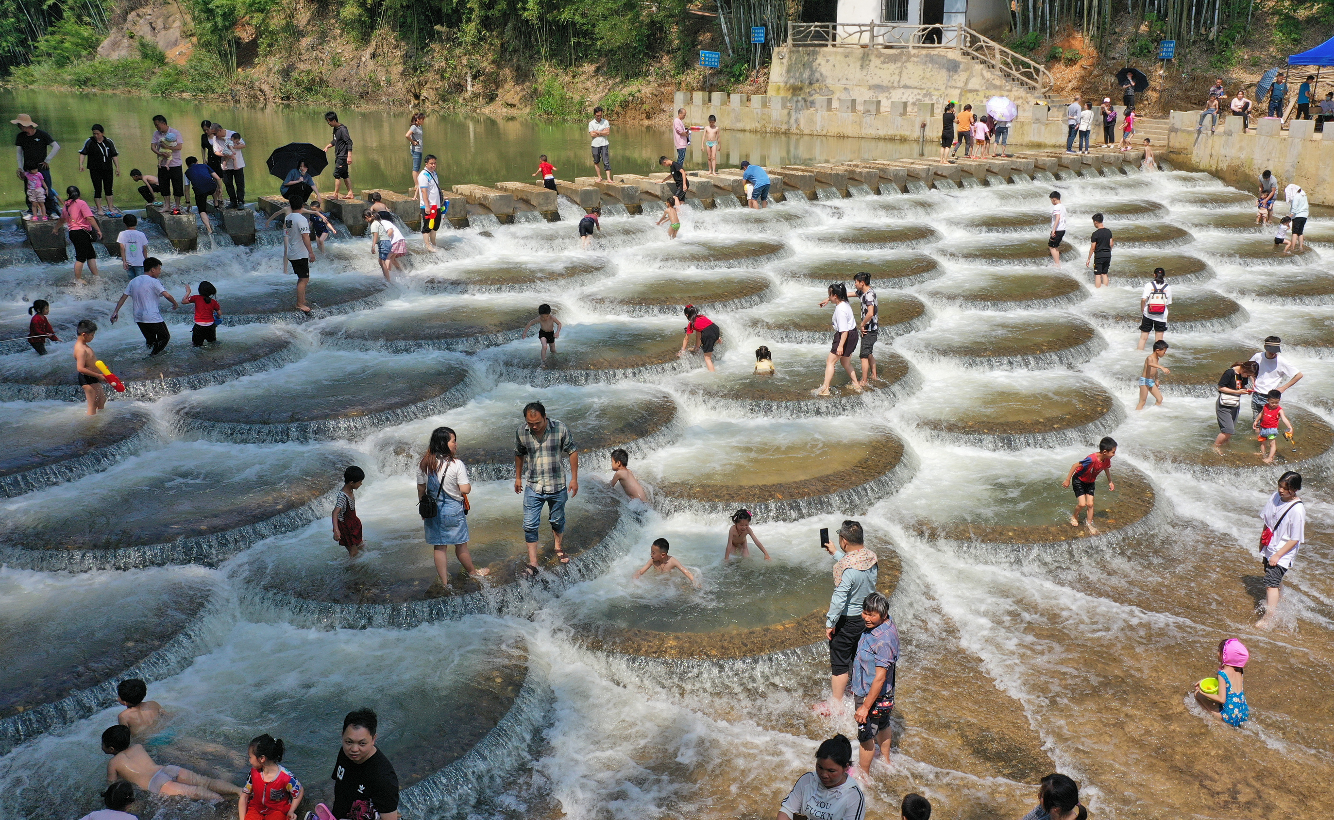 广西五一各大景点爆满,五一节期间广西各城市旅游人数