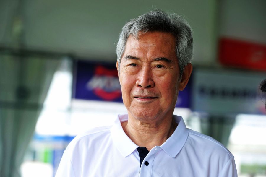 戚务生谈中国男足,国家男足原主教练戚务生简介