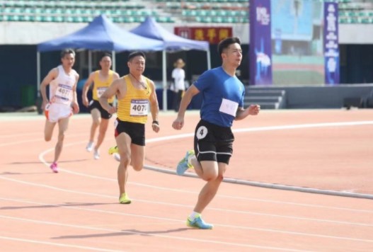 温州52岁大叔全国田径赛400米夺冠！成绩58秒56