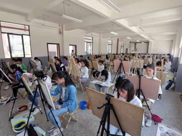 让学校成为学生幸福生活的起点,学校是放飞梦想的地方