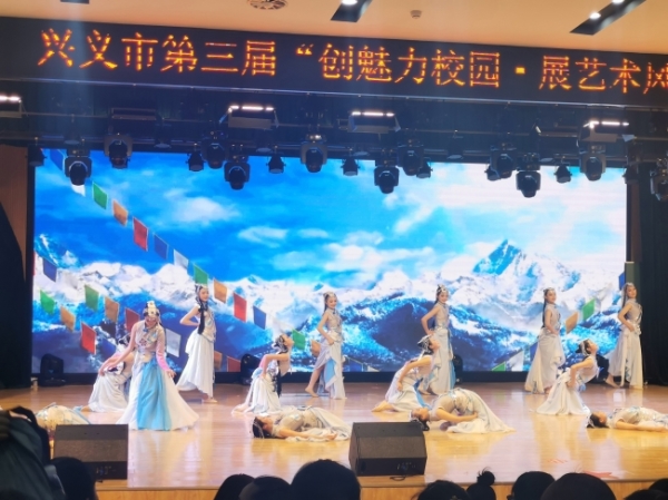 让学校成为学生幸福生活的起点,学校是放飞梦想的地方