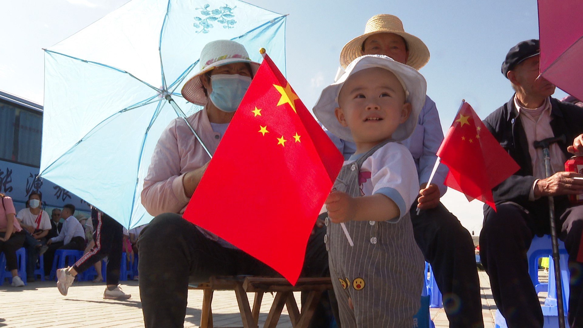 花田小镇欢迎您,让我们相约在栖云花田看灯会