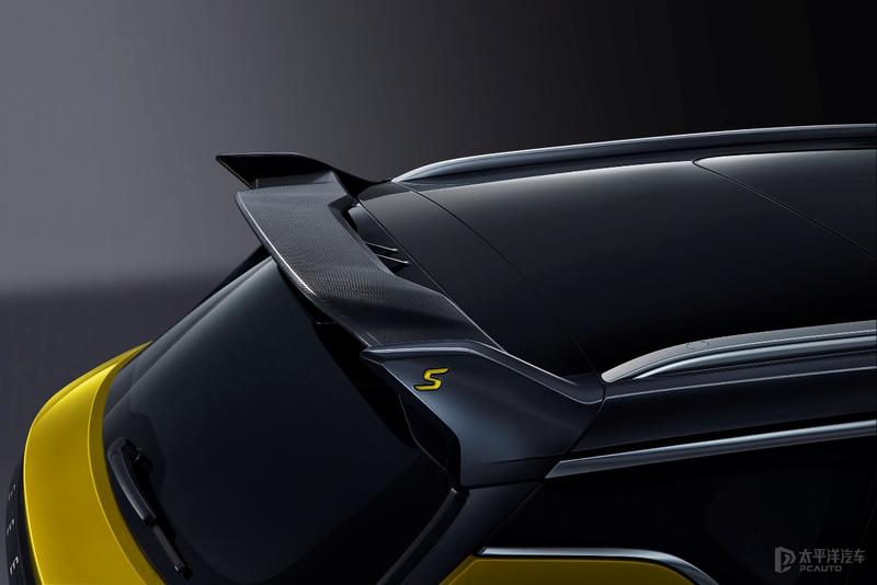 新款起亚嘉华实车曝光,2022丰田皇冠陆放豪华版图片