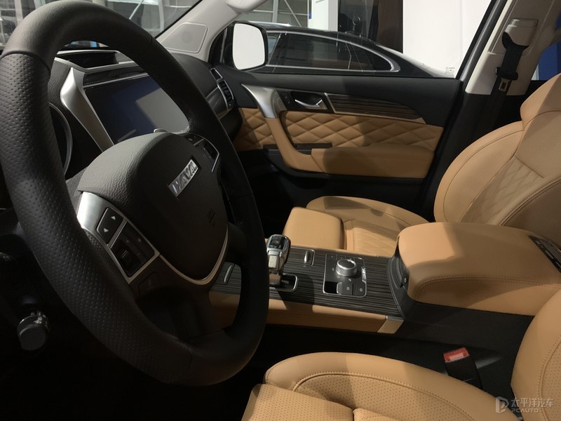 新款起亚嘉华实车曝光,2022丰田皇冠陆放豪华版图片