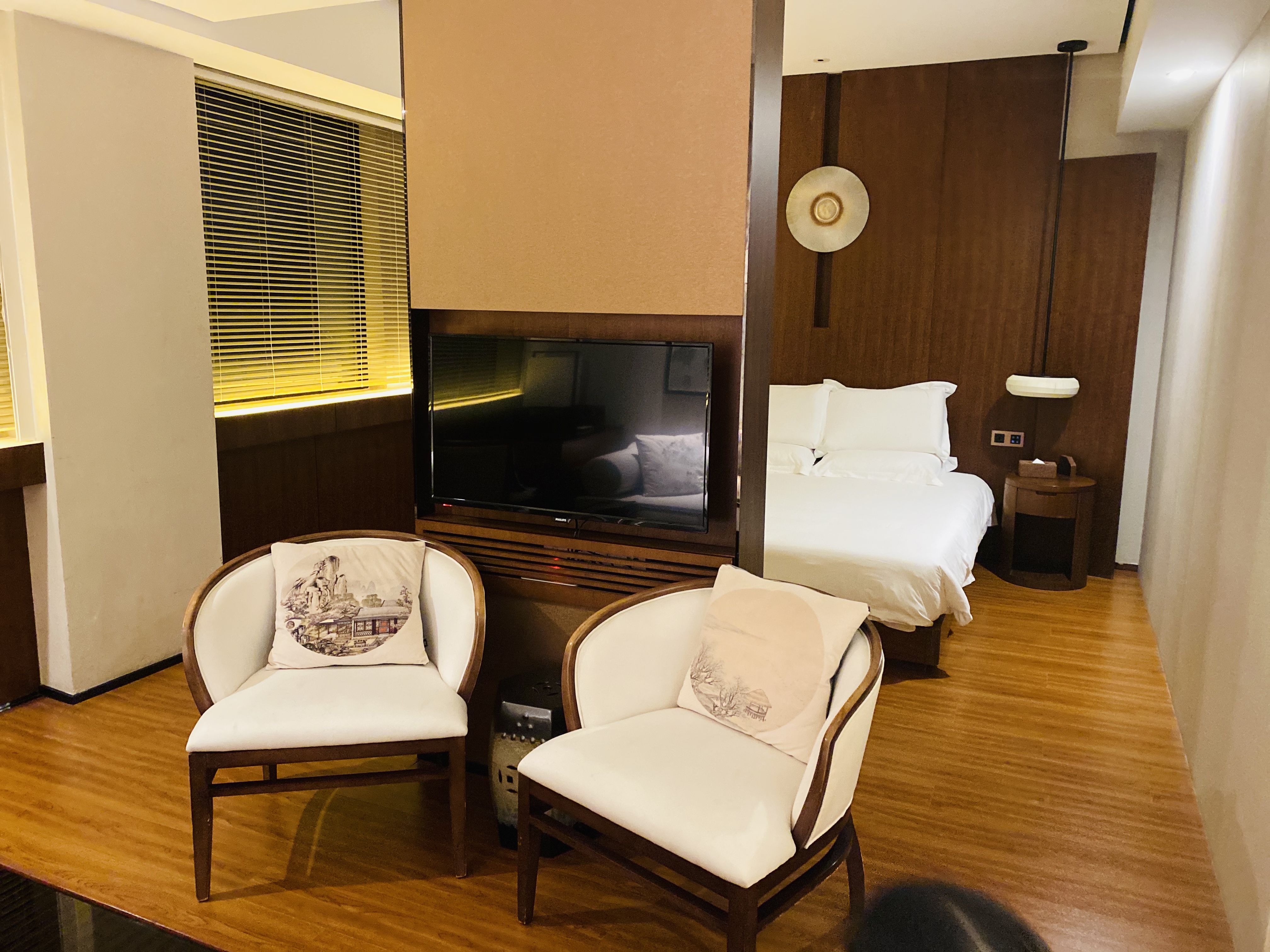 Vlog我的战“疫”日志①|儿子10岁生日那天，一家七口开启“隔离生活”