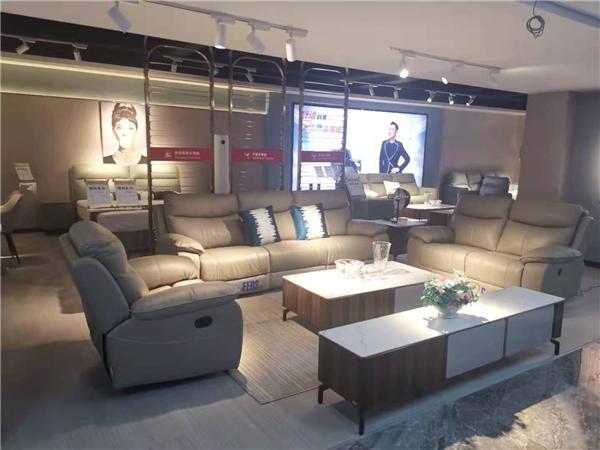 15年创业逆旅，农村小伙把芝华仕开进南通第一县