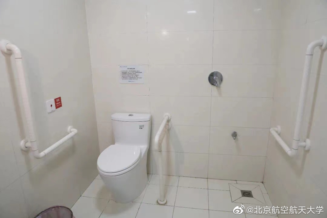 体重18公斤北航新生报到！立志做中国“霍金”的邢益凡，加油