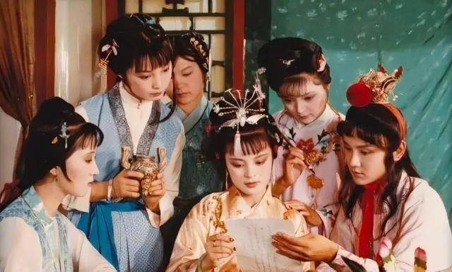 拜托给赵露思们好好梳下头