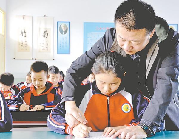 学校社团活动如火如荼的开展,我校丰富多彩的社团活动