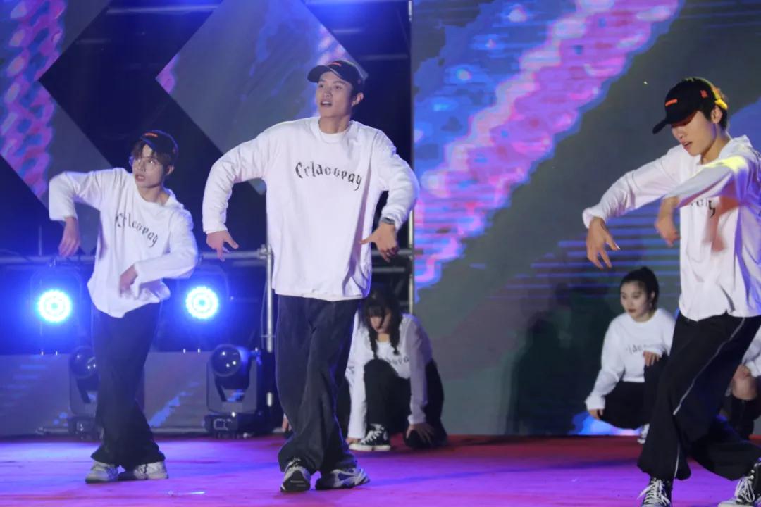 贵州大学科技学院2017级迎新晚会,各大高校迎新晚会视频