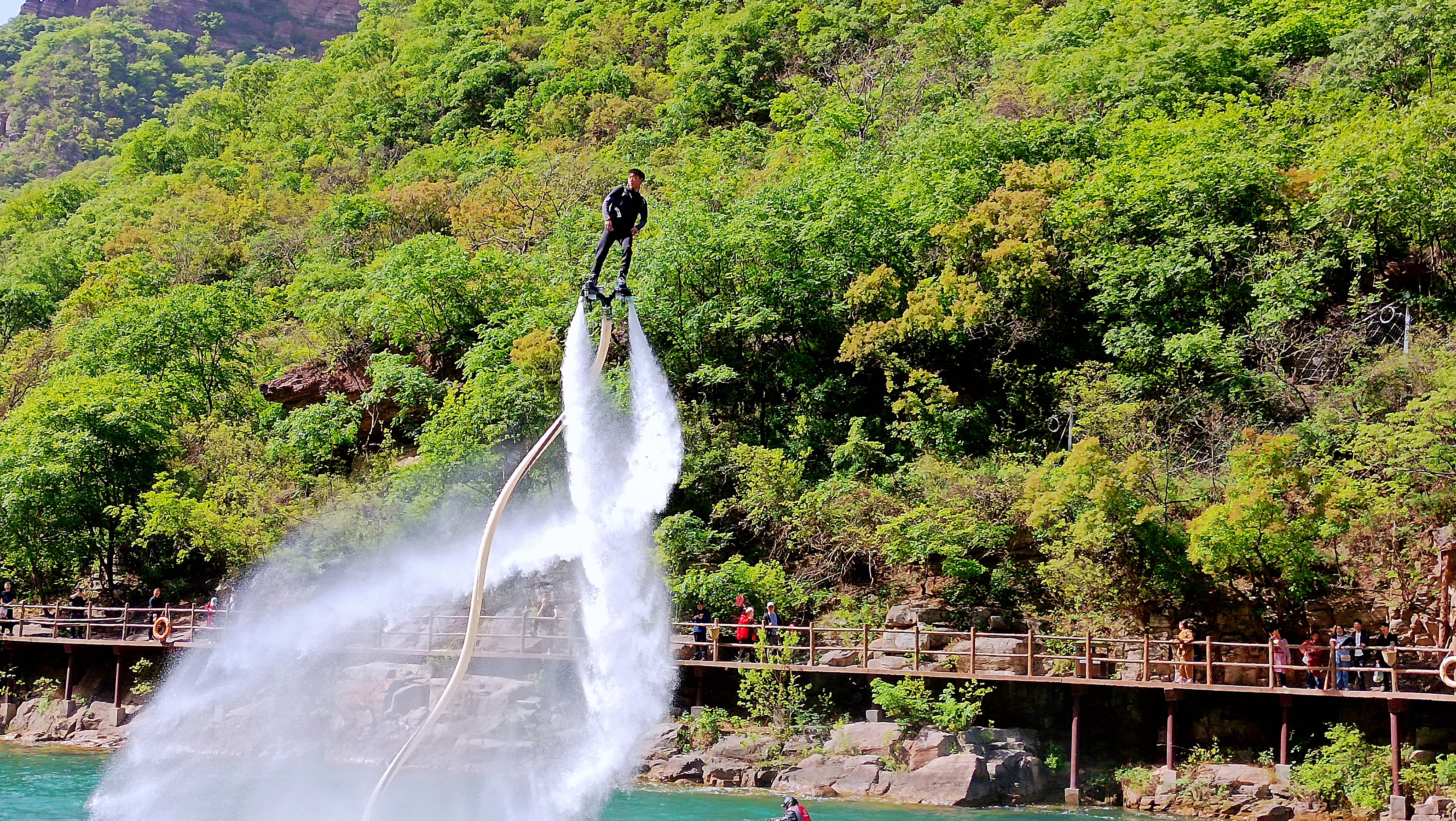 从山上看宝泉风景区抖音,河南宝泉旅游风景区游览视频