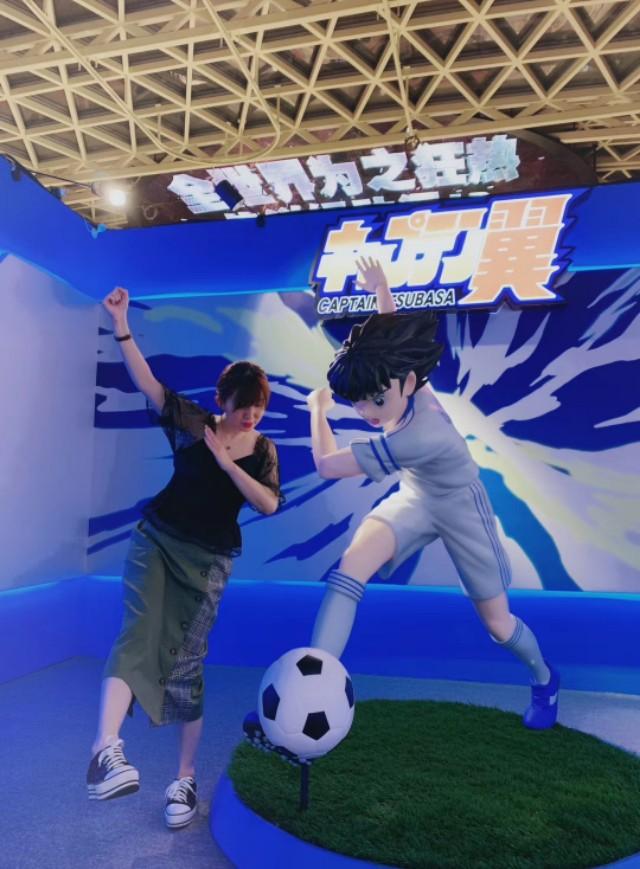 足球运动员喜欢的女孩,喜欢足球的女孩