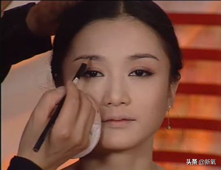 简单快捷适合各种脸型的毛眉画法,毛戈平标准眉形理论