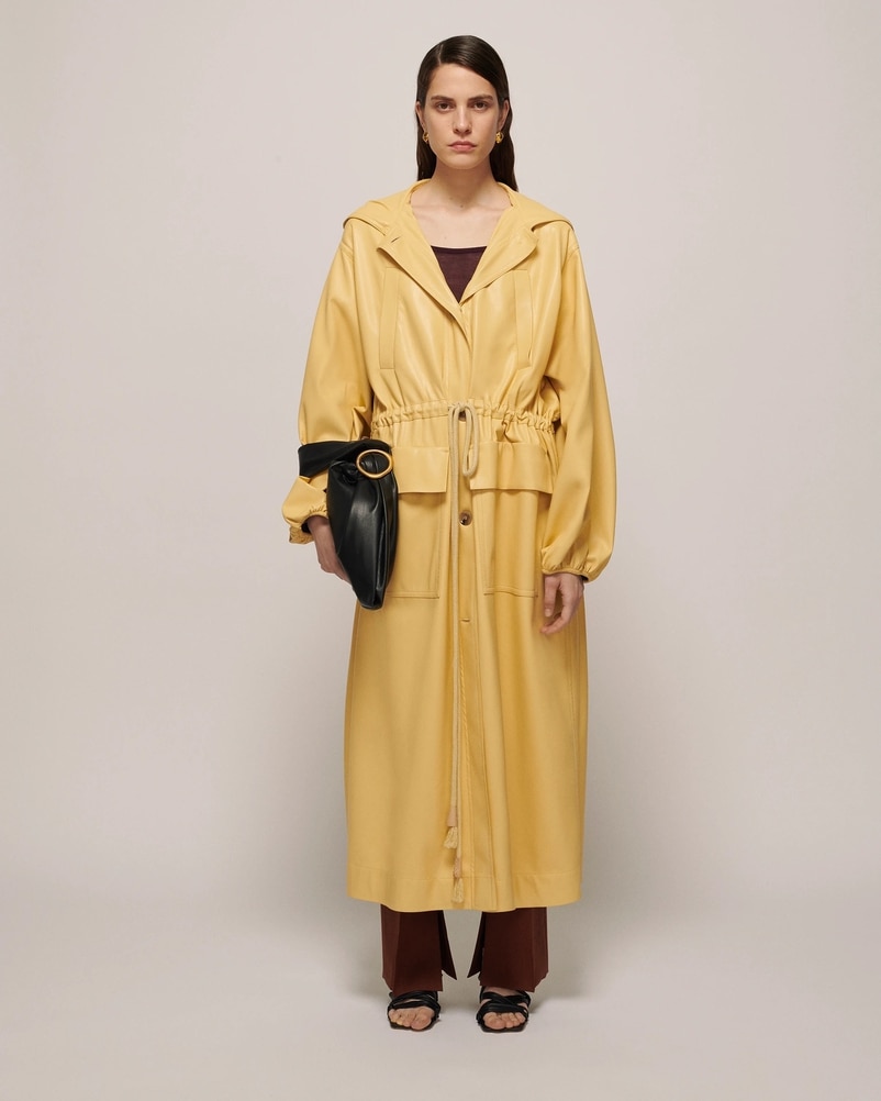 用仙人掌、玉米秆也能做皮衣?伊琳娜无皮不欢,明星热捧纯素皮