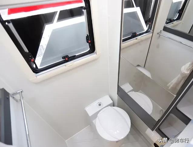 进口依维柯69.99W起，双拓展+全铝车身，云游新车也太香了