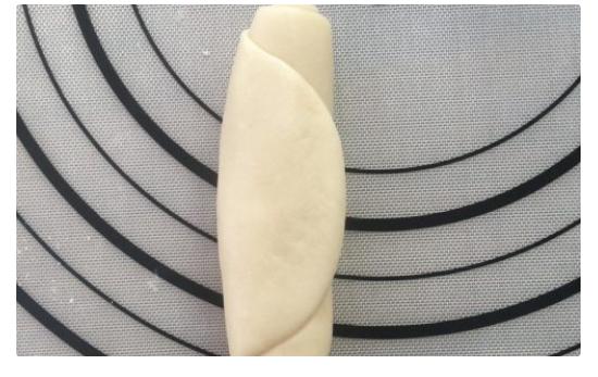 酥皮绿豆饼做法皮薄馅多,酥皮绿豆饼的家常美味做法