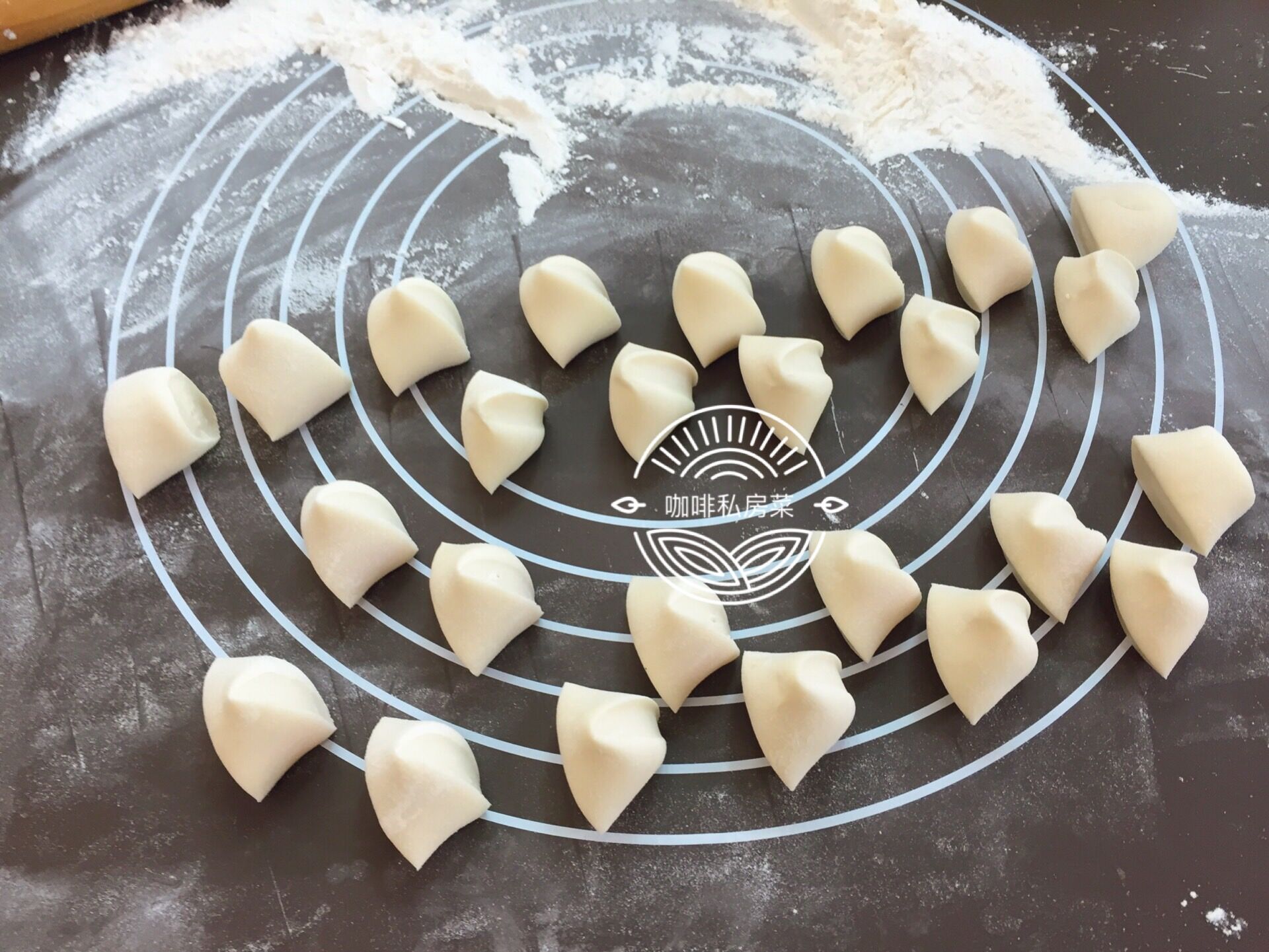 肉馅饺子怎么做不粘锅好吃,剩饺子肉馅最好的处理方法