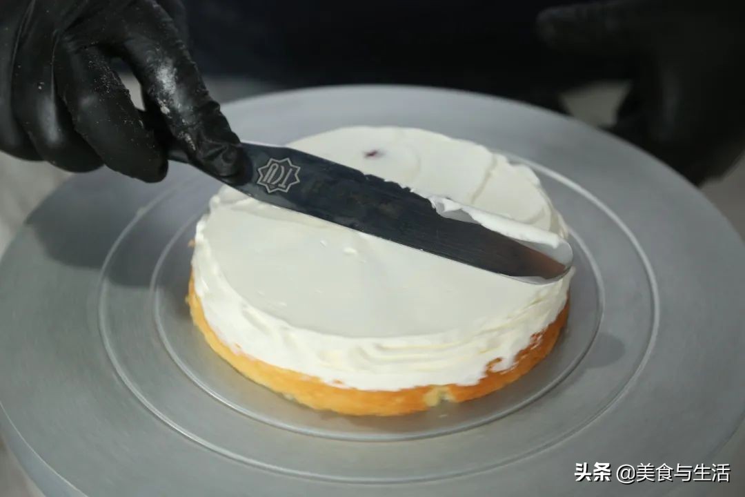 草莓奶油蛋糕教程来了你学会了没,韩国草莓蛋糕