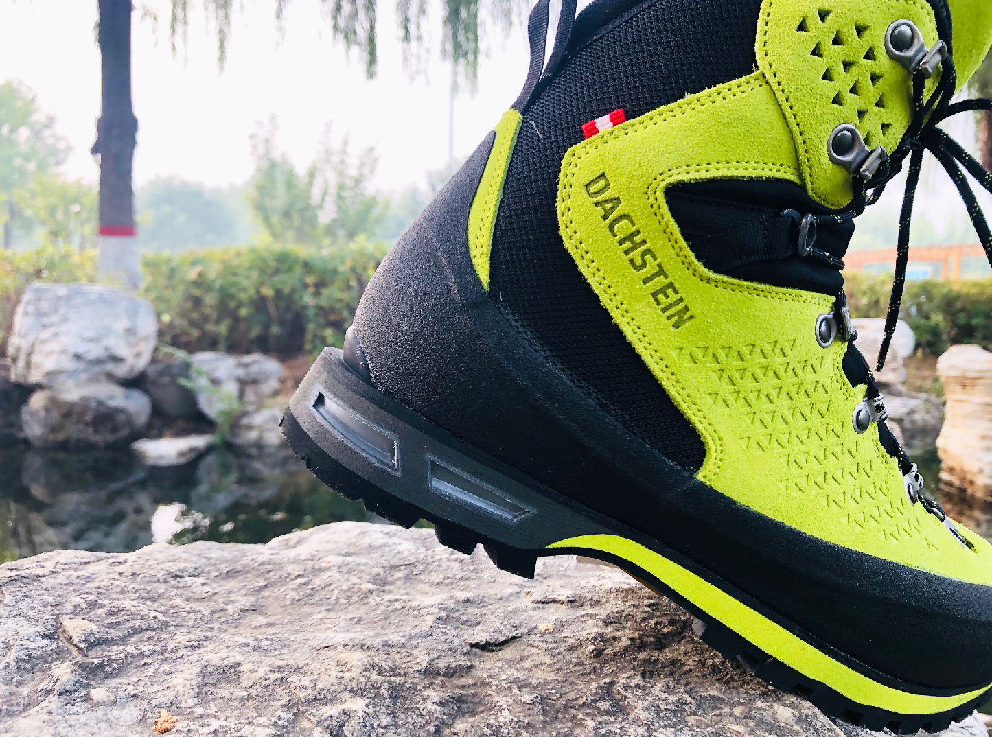 高帮登山鞋的缺点,lowa高帮登山鞋测评